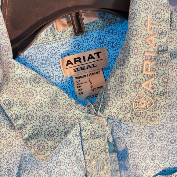 Ariat Women's Blue Geometric Button Down Shirt - Picture 2 of 4